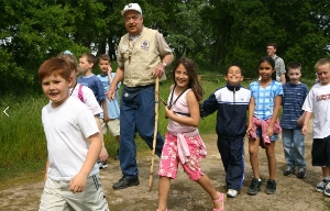 School tour on the trail