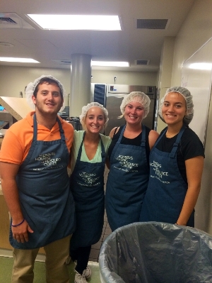 Students serve dinner to the homeless!