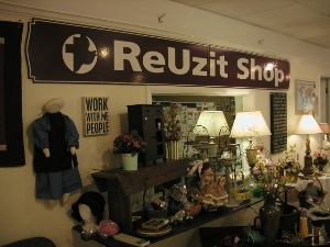 The Re-Uzit Shop of New Holland