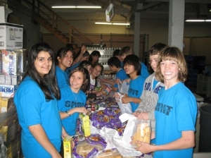 Group volunteering at SFBFS