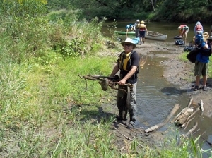 Volunteers at Kishwaukee River Cleanup