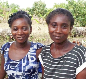 Mother & daughter artisans from Ghana