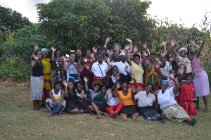 Vol Match profile pic- Tracy with ladies in Zambia