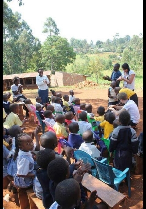 Past vorunteers teaching at a schhool in kenya