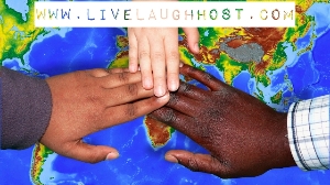 www.livelaughhost.com
