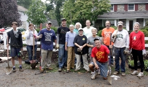 Volunteers Install a Rain Garden!