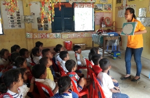 Kamishibai in Cambodian Kindergarten