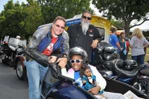Los Angeles Ride for Kids volunteers and "Star"