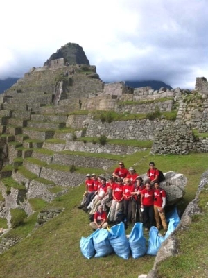 volunteer group in Machu Picchu