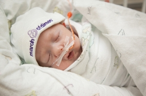 A preemie baby needs your help!
